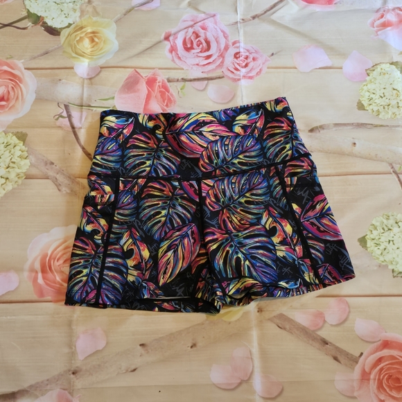 CVG colorful leaf print shorts - Picture 3 of 6